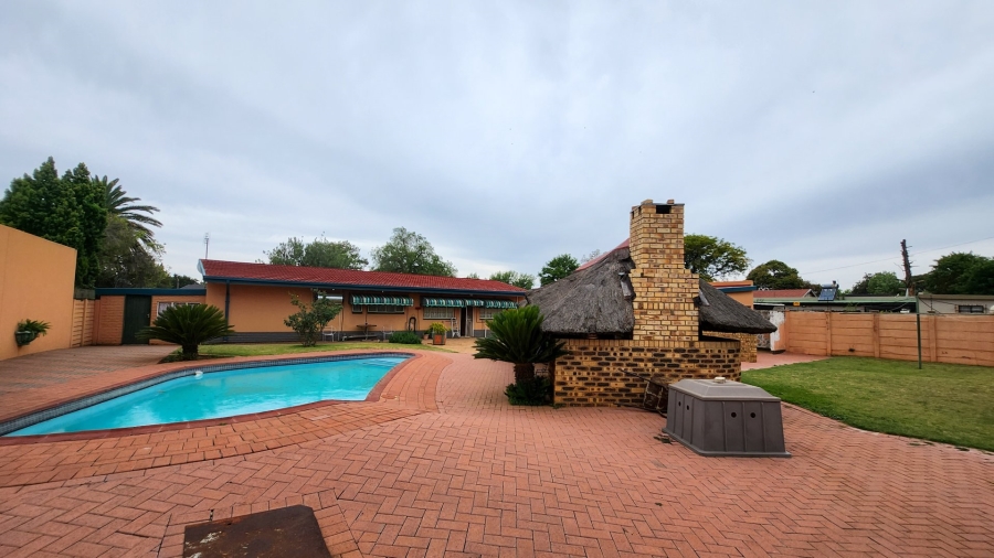 3 Bedroom Property for Sale in Stilfontein Ext 4 North West